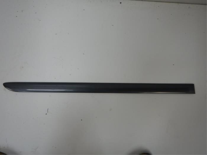 VW Touran Caddy Deurlijst Deurstijl Stootstrip Lijst Rechts