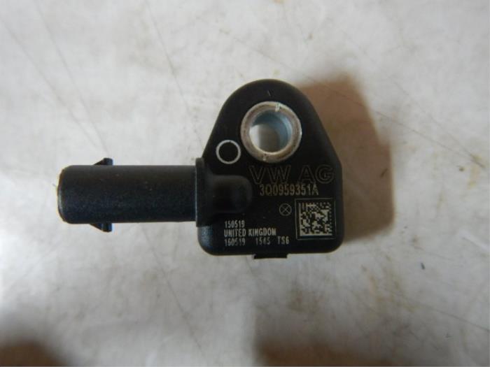 VW Passat B8 Crashsensor