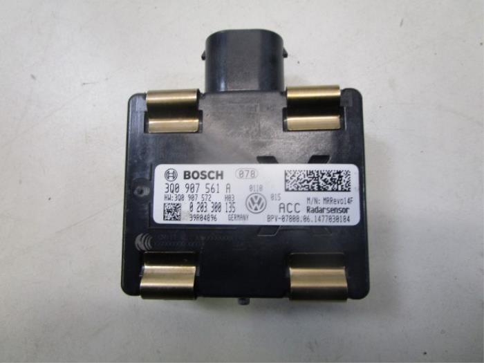 Radar sensor Volkswagen Passat (22745488)