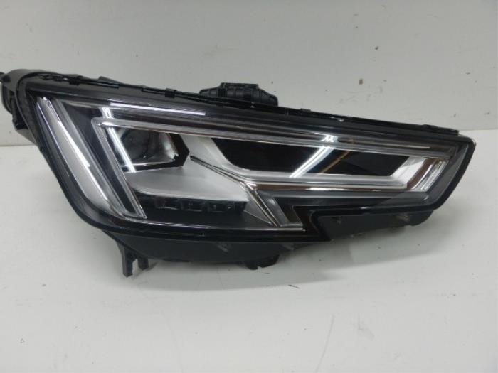 Audi A4 8W VOLLED Koplamp Rechts