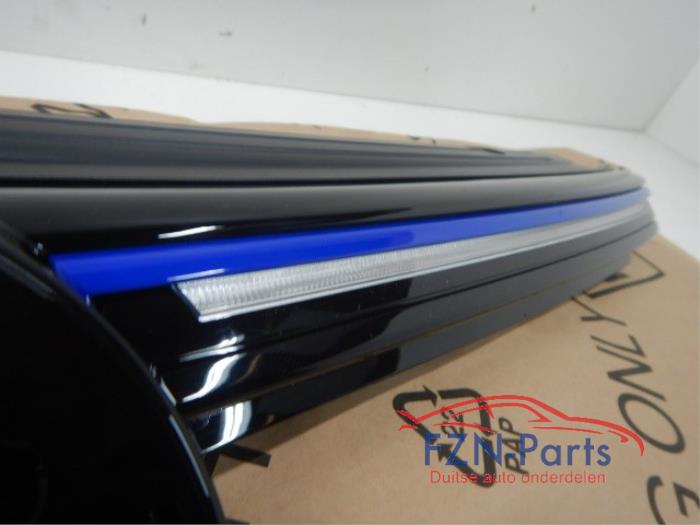 VW Golf 8 GTE Grille Hoogglans Zwart ACC Verlicht