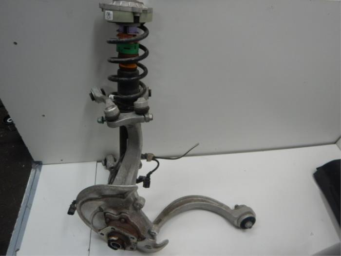Wielophanging links-voor Audi A4 (22729782)