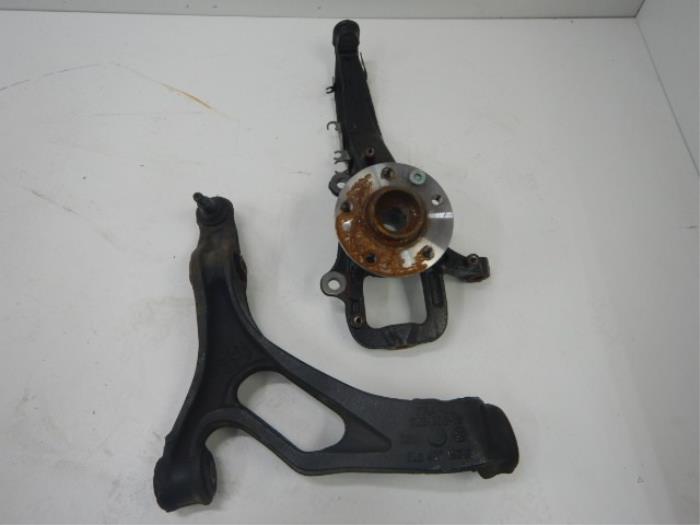 Fusee links-voor Volkswagen Touareg (22729820)