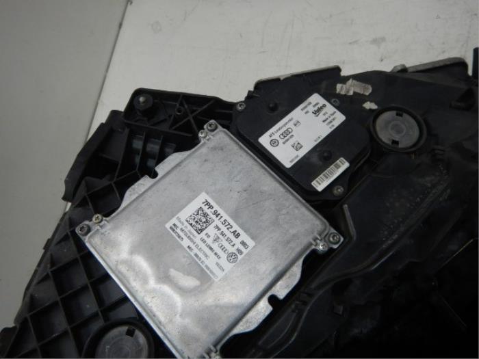 VW Passat B8 VOLLED Koplamp Links