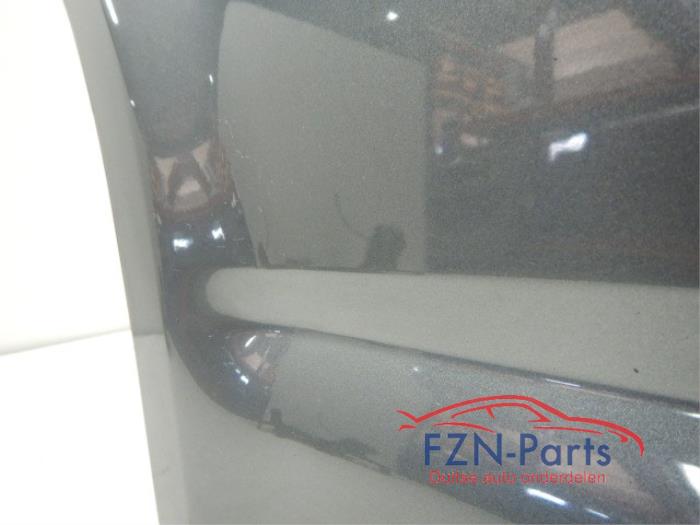 VW Transporter T6.1 Portier Links-voor LR7H Grijs Kleur: LR7H indium grauLakschade en restyle deukje zie fotosPortier deur links linker voorzijde grijs 2.0 TDI 137972 01-07-2019 07-03-2024
2.0 TDI 4motion 114870 01-06-2015 01-12-2019
2.0 TDI 137990 01-10-2019 07-03-2024
2.0 TDI 114864 01-04-2015 01-12-2019
2.0 TDI 4motion 114890 01-06-2015 07-03-2024
2.0 TSI 114881 01-04-2015 01-07-2019
2.0 TDI 138019 01-08-2018 07-03-2024
2.0 TDI 114894 01-04-2015 07-03-2024