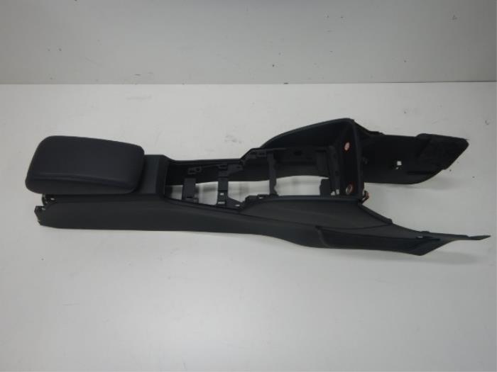 Audi A3 8V MiddenConsole Armsteun