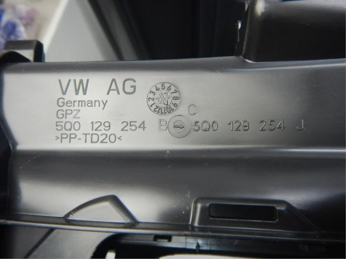 VW Golf 8 2.0 TFSI Luchtgeleider