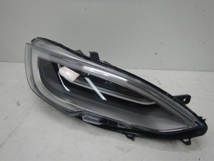 Tesla Model S Facelift LED Koplamp Rechts