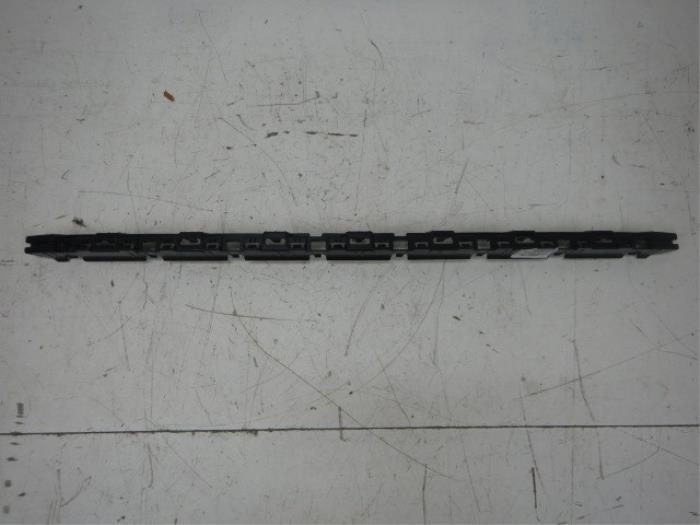 VW Golf 8 Bumpergeleider Verstevigingsprofiel Voor