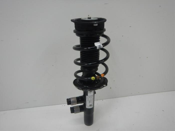VW Tiguan 571 DCC Veerpoot Links/Rechts