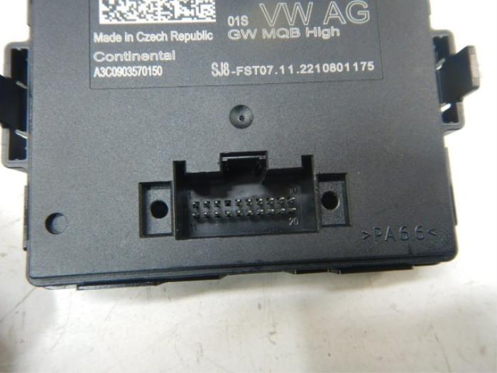 Gateway module Volkswagen Tiguan (22734217)