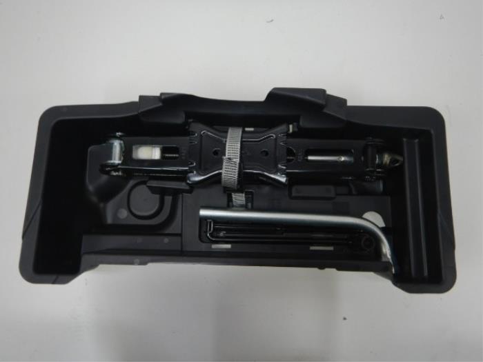 Audi A4 8W5 Sedan Krik Set