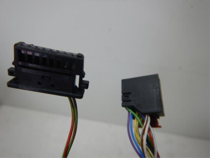 VW Golf 8 Facelift Spiegel Links Inklapbaar Side-assist ( Zij buitenspiegel ) Kleur: LY9T Mythosschwarz ZwartElektrisch verstel verwarm en inklapbaarSide assist past alleen op golf 8 Zij buiten spiegel huis compleet spiegelkap spiegelglas