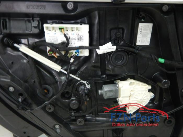 Portier 4Deurs links-achter Mercedes S-Klasse (22723520)