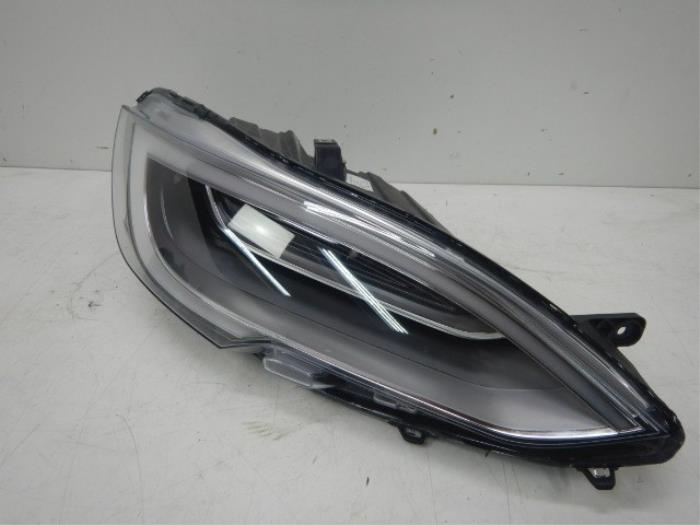 Tesla Model S Facelift LED Koplamp Rechts