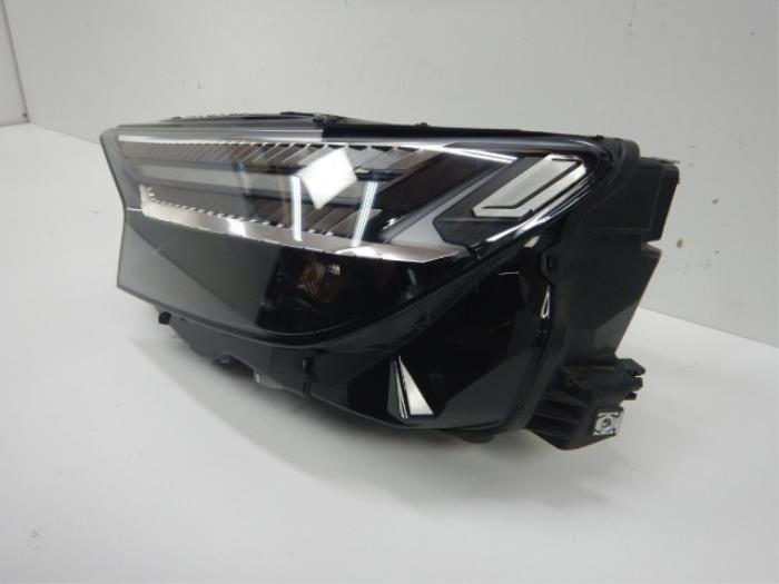 Audi Q4 E-Tron LED Matrix Koplamp Links