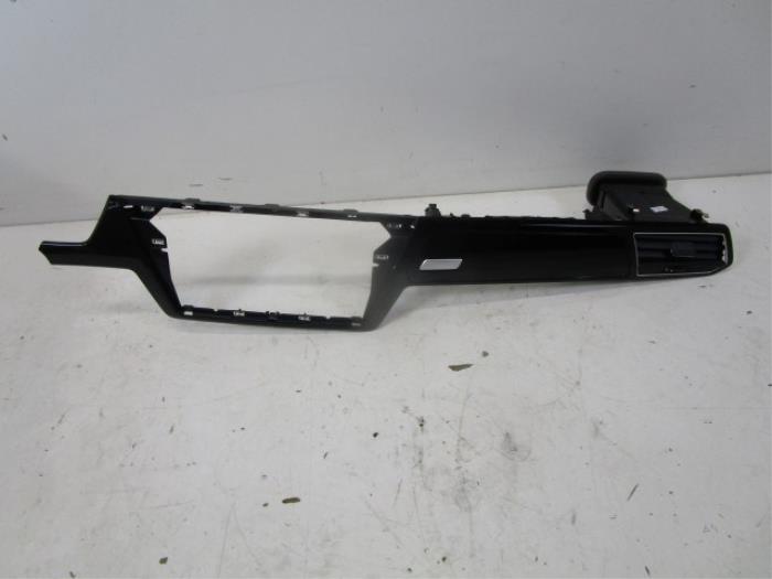 VW Touran 5TA Dashboard Inleg Hoogglans Zwart