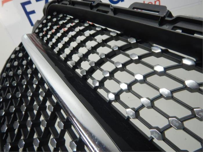 Mercedes-Benz C-Klasse W205 Grille Diamond C 300 e 4-matic (205.054) 137149 01-07-2019 27-11-2022
C 200 4-matic (205.043) 112354 01-04-2015 01-08-2018
C 300 (205.048) 108453 01-09-2015 01-08-2018
C 300 4-matic (205.084) 135948 01-05-2018 01-05-2021
C 220 d (205.014) 130969 01-05-2018 01-05-2021
C 300 EQ Boost 4-matic (205.084) 136351 01-05-2019 01-05-2021
C 200 d (205.001) 131368 01-05-2018 01-05-2021
C 400 4-matic (205.066) 108003 01-10-2014 01-11-2020
C 200 (205.042) 100551 01-12-2013 01-08-2018
C 180 d (205.000) 131372 01-05-2018 01-05-2021
C 160 (205.075) 136778 01-06-2019 01-05-2021
C 250 (205.045) 100903 01-03-2014 01-05-2018
C 220 BlueTEC / d (205.