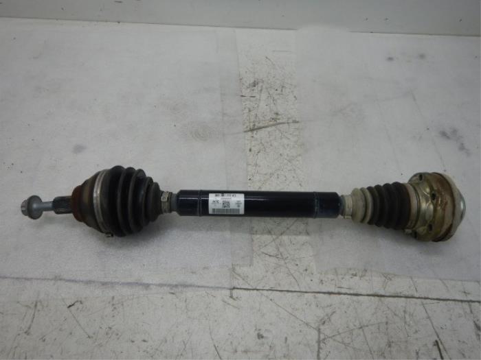 VW Passat B8 Aandrijfas Rechts-Voor