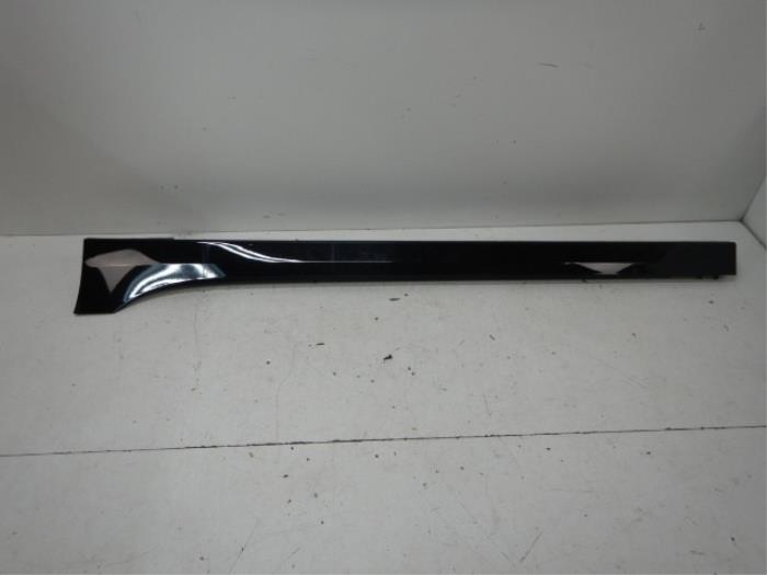 Zijskirt links BMW 1-Serie (22727594)