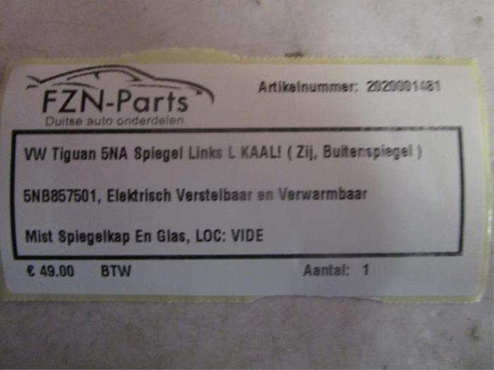 VW Tiguan 5NA Spiegel Links L ( Zij, Buitenspiegel )