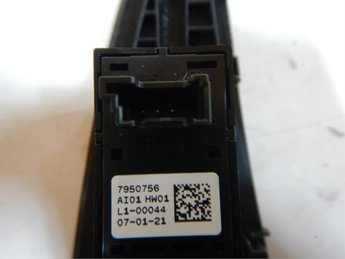 BMW F40 Raamschakelaar Links-achter