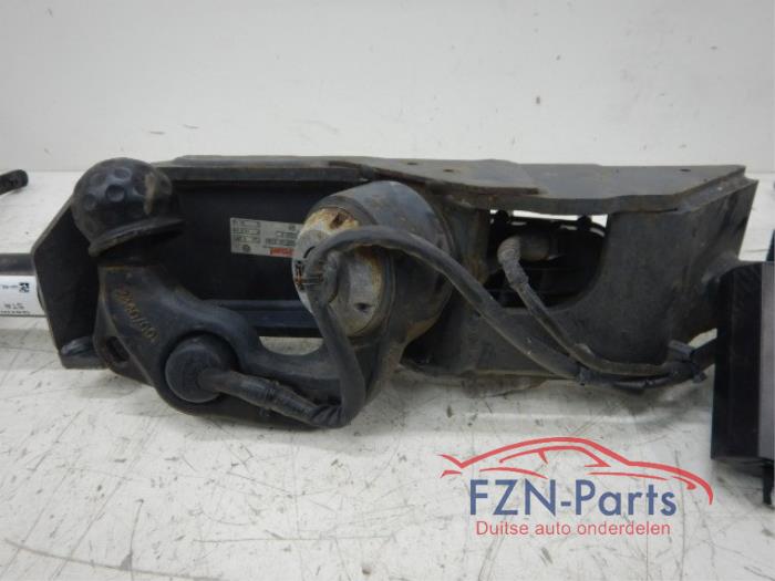 VW Touran 5TA Zwenkbare Trekhaak met Module