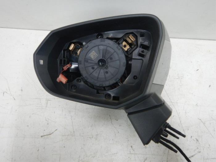 Audi Q2 81A Spiegel Links L ( Zij, Buitenspiegel )