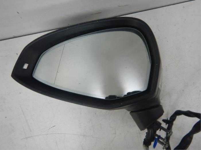 Audi A5 8W6 Spiegel Links L Inklapbaar Side-assist ( Zij, Buitenspiegel ) Elektrisch verstel verwarm en inklapbaarDimmend glasSide assistKleur: LX5H Navarra blueZij 40 TFSI Mild Hybrid 133655 01-05-2017 07-03-2024
2.0 TDI 128047 01-01-2017 01-02-2020
2.0 TDI 123114 01-09-2016 07-03-2024
40 TDI quattro 136122 01-08-2016 01-02-2020
2.0 TDI quattro 123115 01-10-2016 07-03-2024
40 TDI Mild Hybrid 145607 01-09-2020 07-03-2024
2.0 TFSI 126165 01-01-2017 07-03-2024
S5 quattro 123113 01-09-2016 07-03-2024
1.4 TFSI 124926 01-01-2017 01-02-2020
45 TFSI Mild Hybrid 135170 01-07-2018 01-02-2020
RS5 quattro 135352 01-06-2018 07-03-2024 Buitenspiegel 
 Enkel Spiegels en