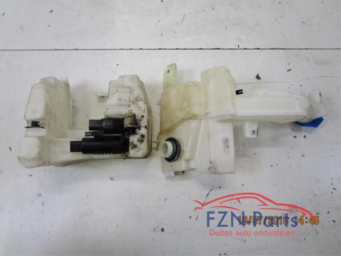 Ruitensproeiertank voor Volkswagen Passat (22739497)