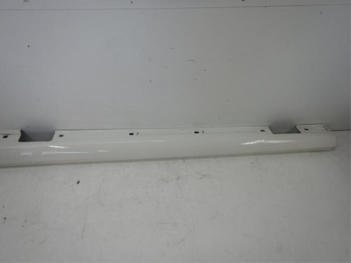 Mercedes-Benz B-Klasse W246 Sideskirt Links