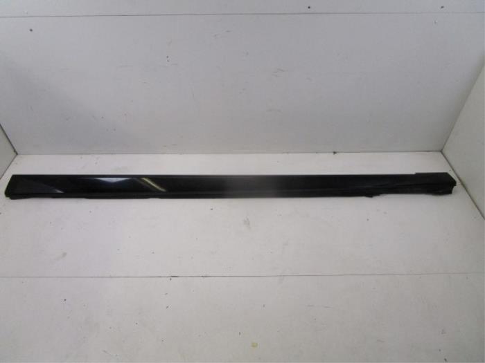Zijskirt rechts Audi A8 (22727819)