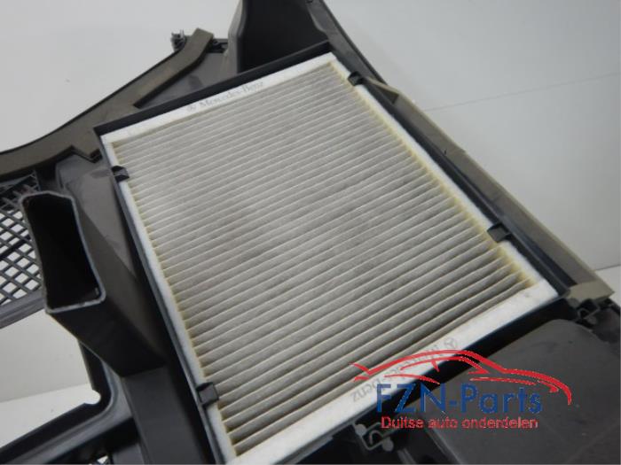 Mercedes-Benz C-Klasse W205 Parafaan / Interieurfilter Afdekking Rechts