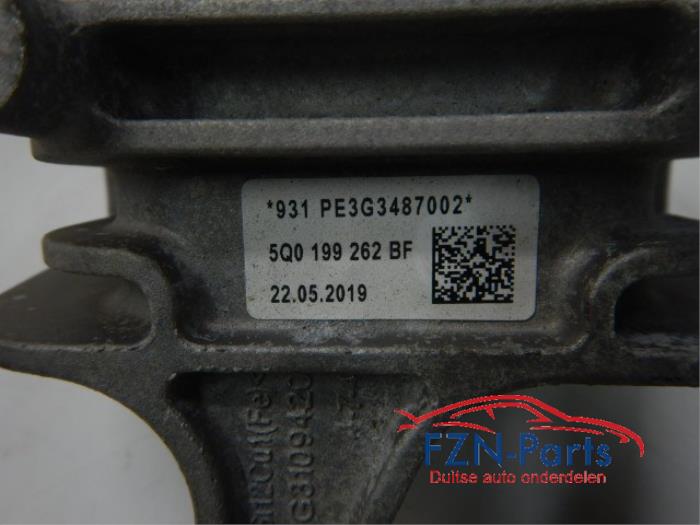 VW Golf 7 Variant Motorsteun Motorzijde