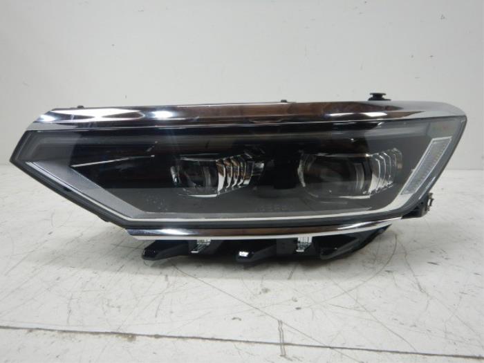 VW Passat B8 Facelift Matrix IQ-Light Koplamp Links L