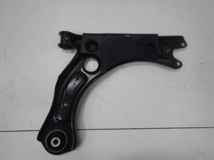 VW Polo 2G Draagarm Links-voor