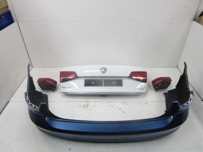 VW Jetta 5C Facelift Kont Achterbumper + Achterklep + Achterlichten