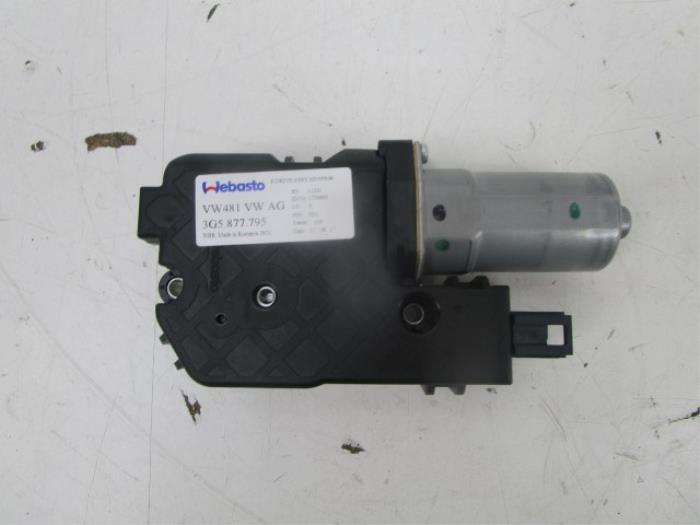 VW Passat B8 Sedan Panoramadak Motor