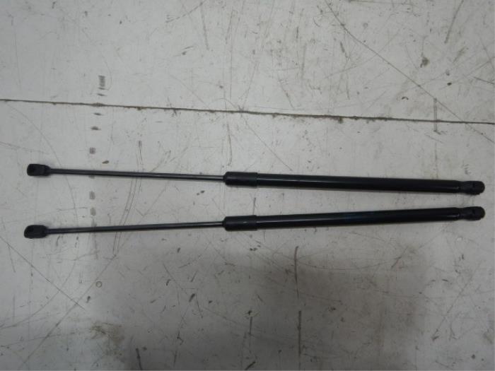 Set Gasdempers Achterklep Audi Q2 (22739638)