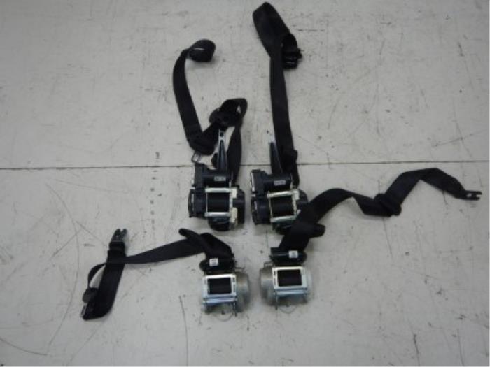 Veiligheidsgordel set voor + achter Audi Q3 (22741272)