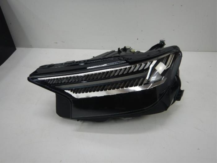 Koplamp links Audi Q4 (22721438)