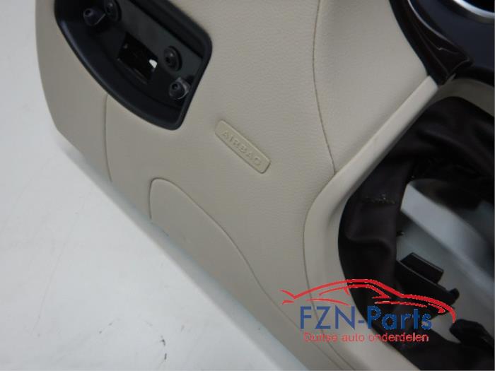 Mercedes Benz CLS W218 Interieur Leder Seidebeige Dashboard Stoelen Elektrisch Verstelbaar En verwarmd, Memory Stoelen Geen Airbags Stoelventilatie