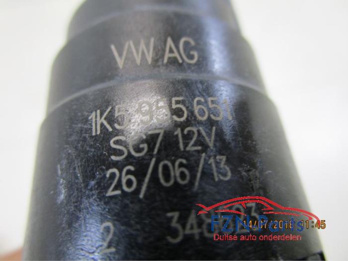 Ruitensproeier voor Volkswagen Jetta (22741957)
