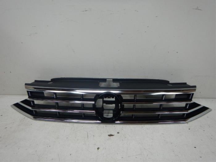VW Passat B8 Facelift R-Line Grille Chrome
