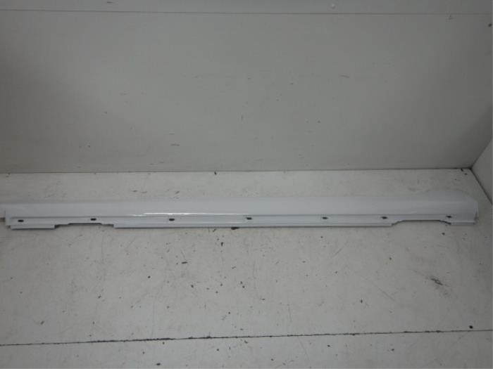 Zijskirt links Audi A6 (22727582)