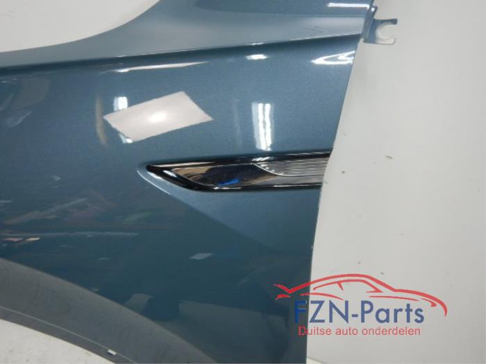 VW Tiguan 5NA Facelift Zijscherm Spatscherm Links LR5Q Petroleum Blue Metallic Kleur: LR5Q Petroleum Blue Metallic