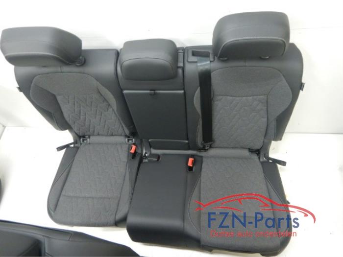 VW Tiguan 571 Life Edition Stof Leer Interieur+ Deurpanelen Voorstoelen Hoogteverstel en VerwarmbaarZonder StoelairbagOude overzettenInterieur, Verwarmbaar, Deurpanelen, Stof leer, Tiguan 571 2.0 TDI 157056