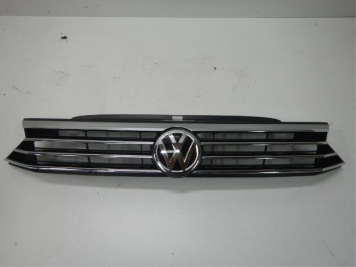 VW Passat B8 Grille Chrome