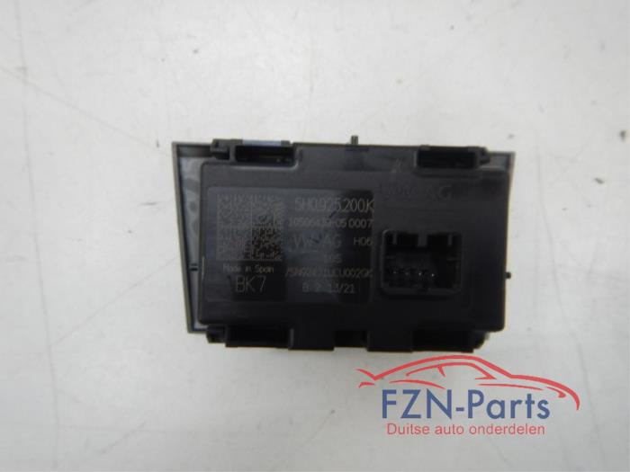 VW Golf 8 Dashboard Gevarenlichtschakelaar schakelassistent