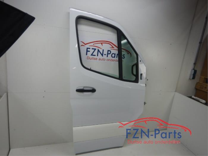Mercedes-Benz Sprinter W910 Portier Rechts-voor